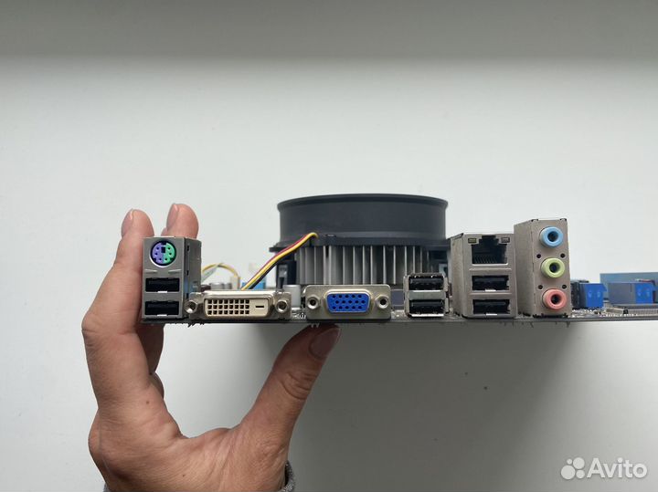 Материнская карта asus P8H 61-m le с кулером