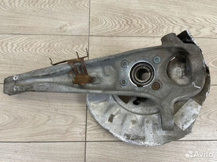 Поворотный кулак передний левый Porsche Cayenne