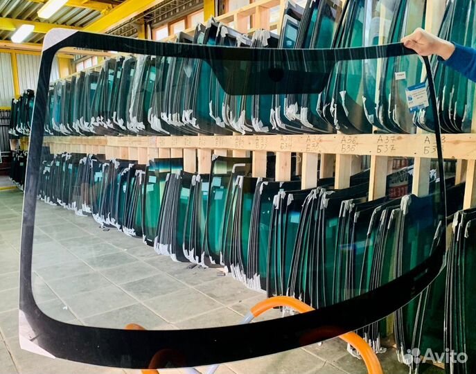 Лобовое стекло Субару Легаси