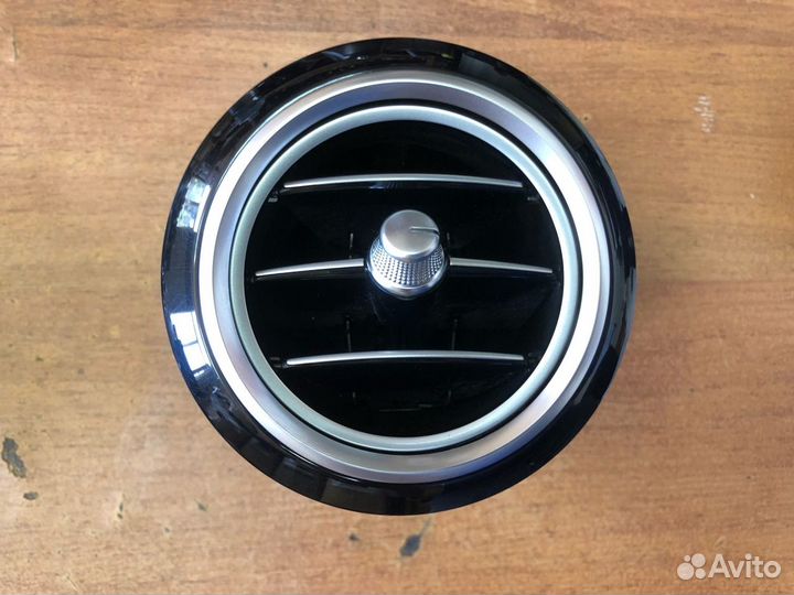 Дефлектор торпедо боковой Mercedes W213 E200