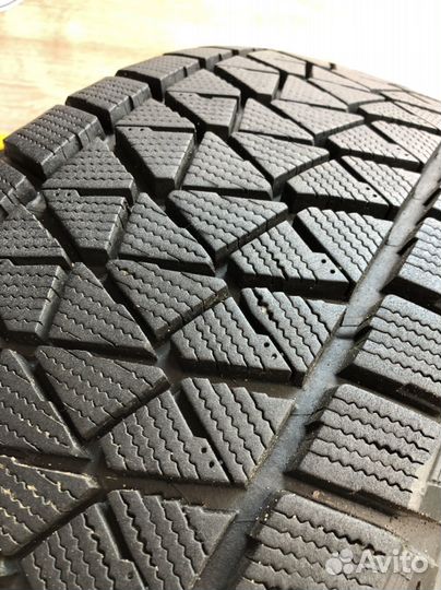 Bridgestone Blizzak DM-V2 235/55 R20 102T