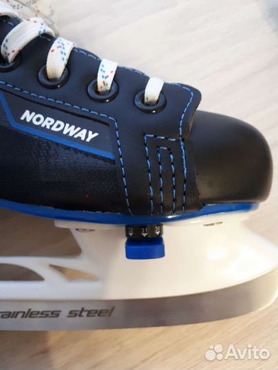 Коньки хоккейные детские