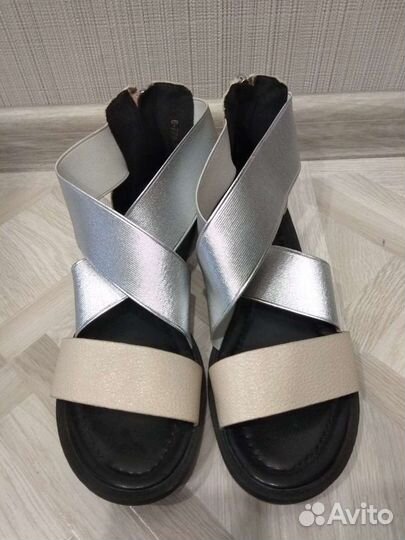 Босоножки женские