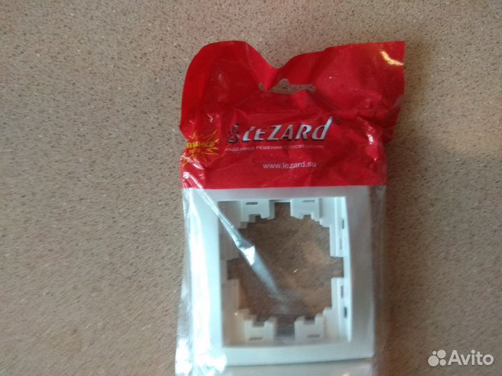 Рамки розеток серии Lezard