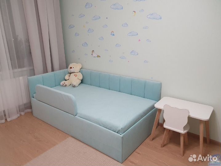 Детская кровать с матрасом