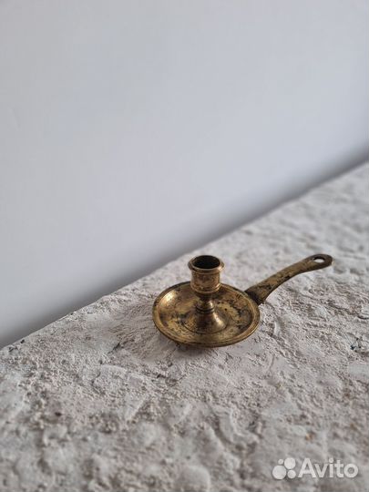 Подсвечник старинный с ручкой