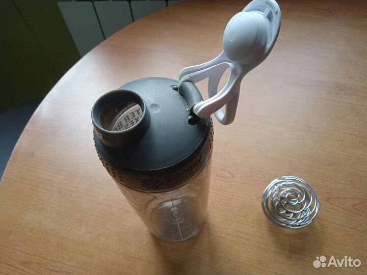 Шейкер бутылка с шариком