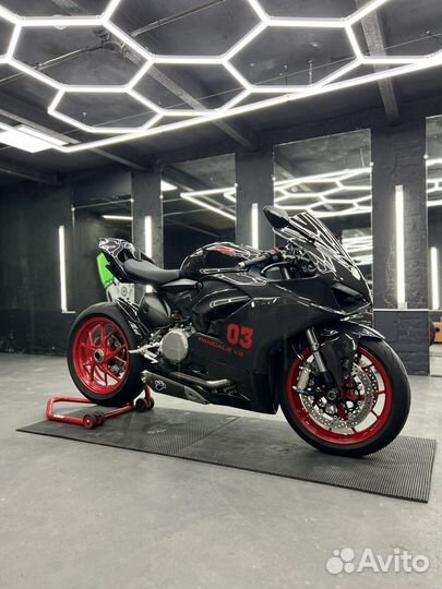 Ducati panigale V2