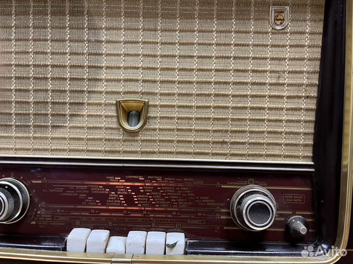 Ламповый приёмник Philips.151