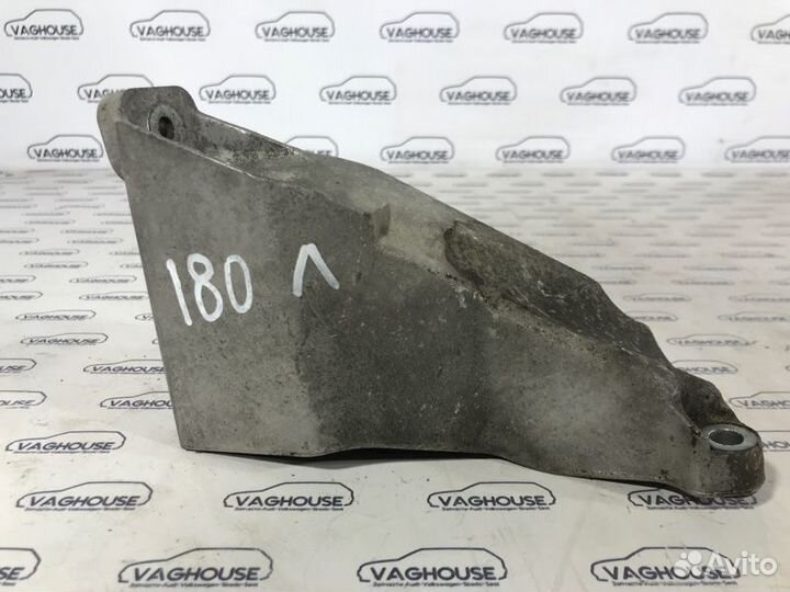 Кронштейн двигателя левый Volkswagen Passat B5+ 1