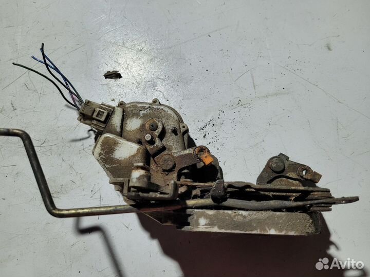 Замок двери передний левый Mitsubishi Galant 7