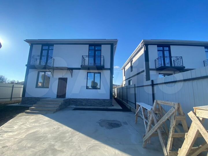 Коттедж 178 м² на участке 3,2 сот.