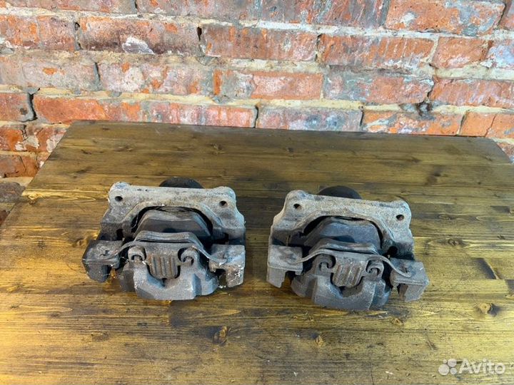 Суппорт тормозной передний Bmw 5 F11 N52B30 AF