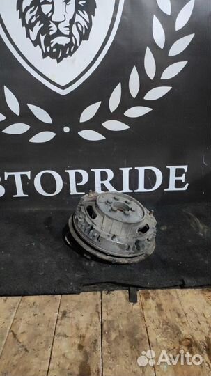 Передний правый поворотный кулак на заз Славута