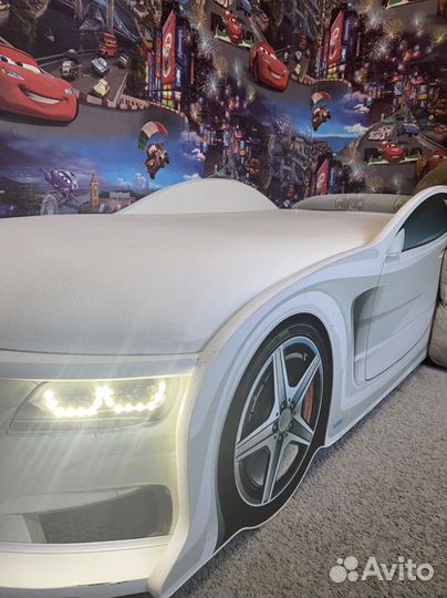 Детская кровать машина