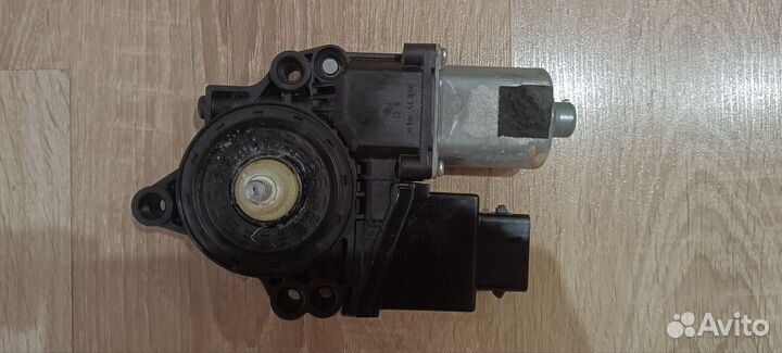 Моторчик стеклоподъемника hyundai Santa Fe DM 3