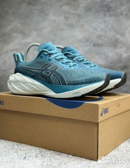 Кроссовки беговые Asics Novablast 4