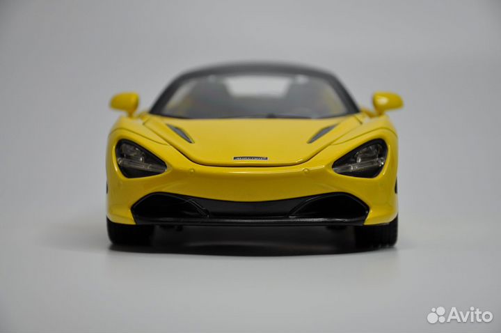 Модель автомобиля McLaren 720S кабриолет металл