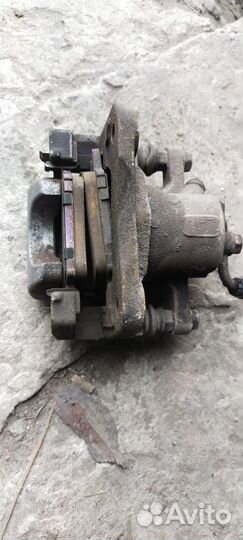 Суппорт тормозной rav4