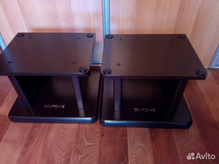 Подставки для акустики