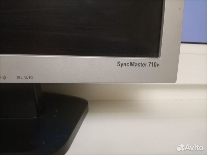 Два монитора Samsung 710V и NEC LCD1770NX