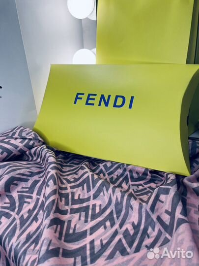 Платок женский fendi