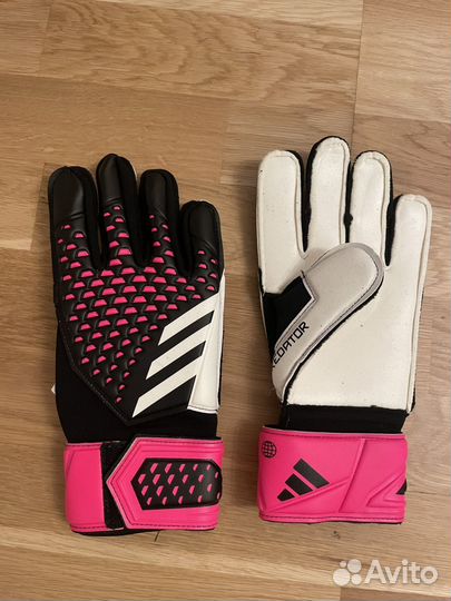 Вратаские перчатки Adidas Predator
