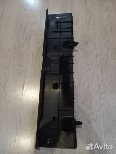 Накладка замка багажника для королла 120