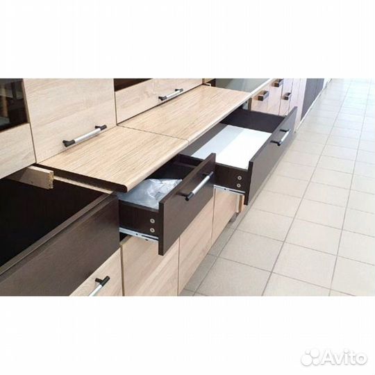 Новые кухни со склада. Цена за комплект 2 метра