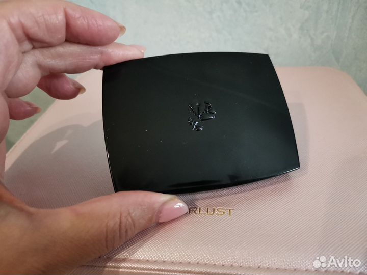 Тени для век