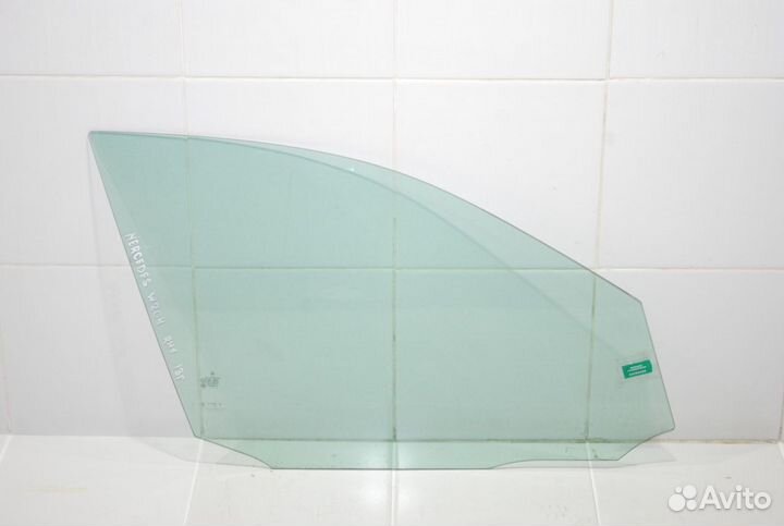 Стекло двери переднее правое Mercedes-Benz C-Class