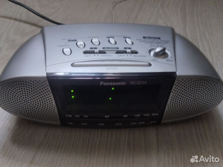 Радио часы будильник Panasonic RC -Q 720