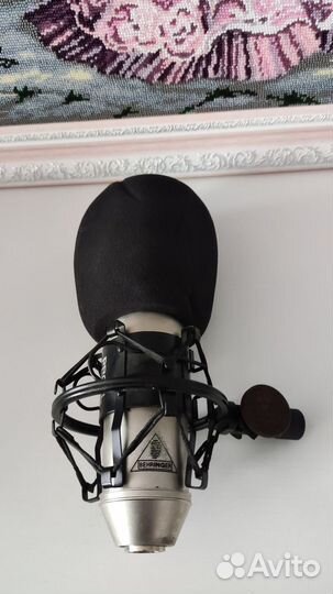 Студийный микрофон behringer