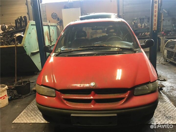 Разбор на запчасти Chrysler Voyager