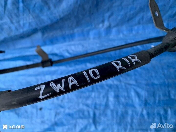 Тросик ручника на lexus CT200H ZWA10 2zrfxe