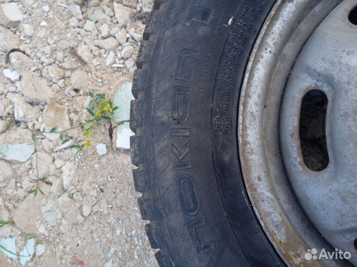 R13 Nokian Tyres eLine 2 175/70, PCD 0x105 DIA 18