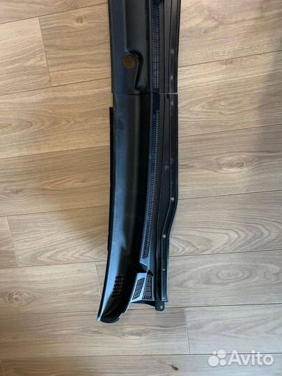 Водосток лобового стекла (жабо) Toyota Hi-Lux 7