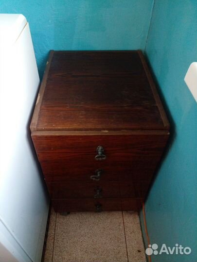Тумба прикроватная