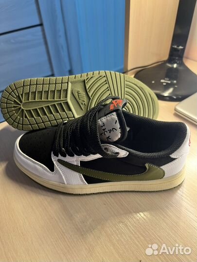 Кросовки Jordan 1 Low Travis Scott Olive