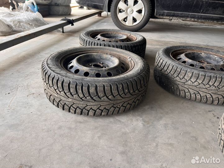 Nokian Tyres Hakkapeliitta 5 185/60 R15