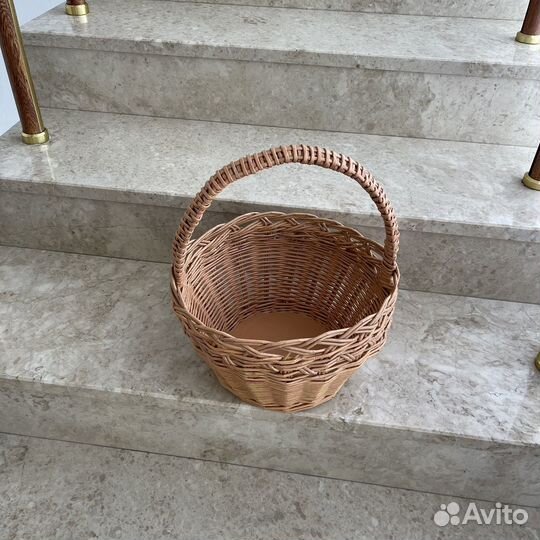 Корзина плетеная большая