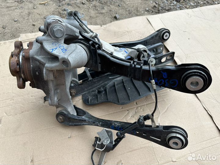 Задний правый кулак в сборе на BMW G30