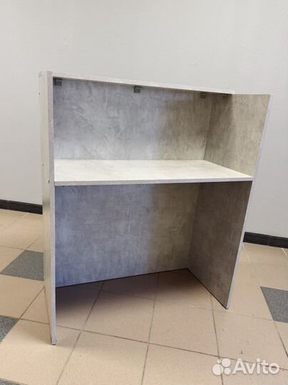 Стойка ресепшн