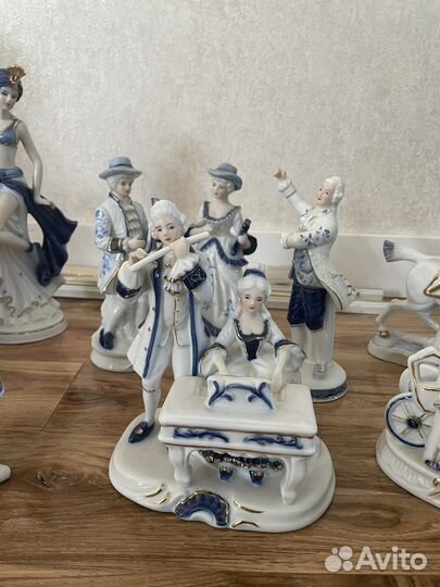 Статуэтки Rococo Collection