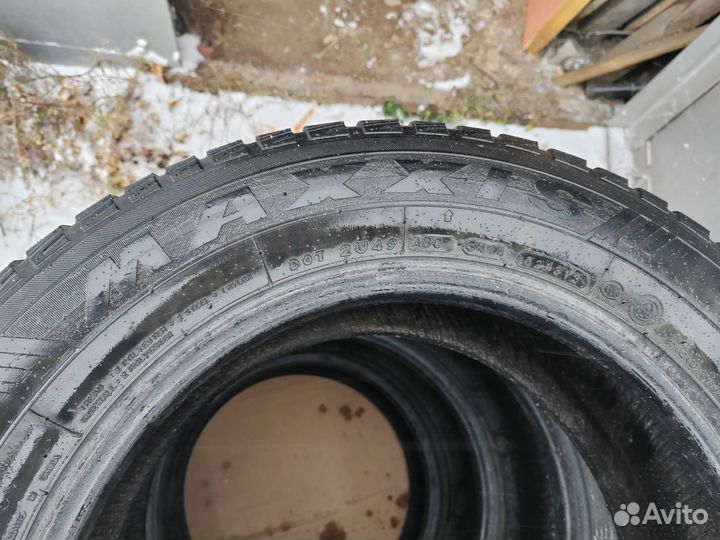 Maxxis ArcticTrekker NP3 215/60 R16 T