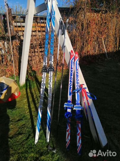 Беговые лыжы 2 пары + лыжные ботинки