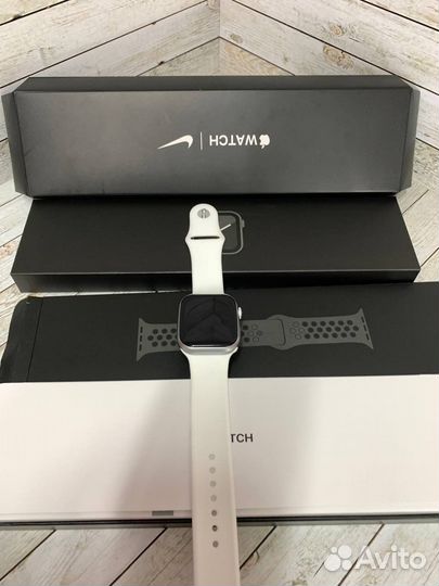 Часы Apple Watch 8 Nike