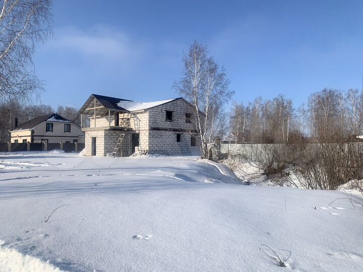 Дом 210 м² на участке 10 сот.