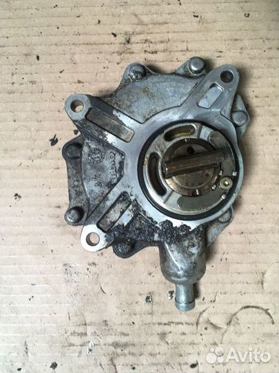 Вакуумный насос bmw N42 N46 11667542498