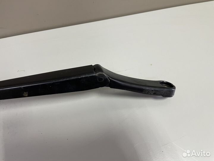 Поводок дворника правый Ауди Ку5 Q5 8R